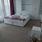 Diamond Апартаменты *
